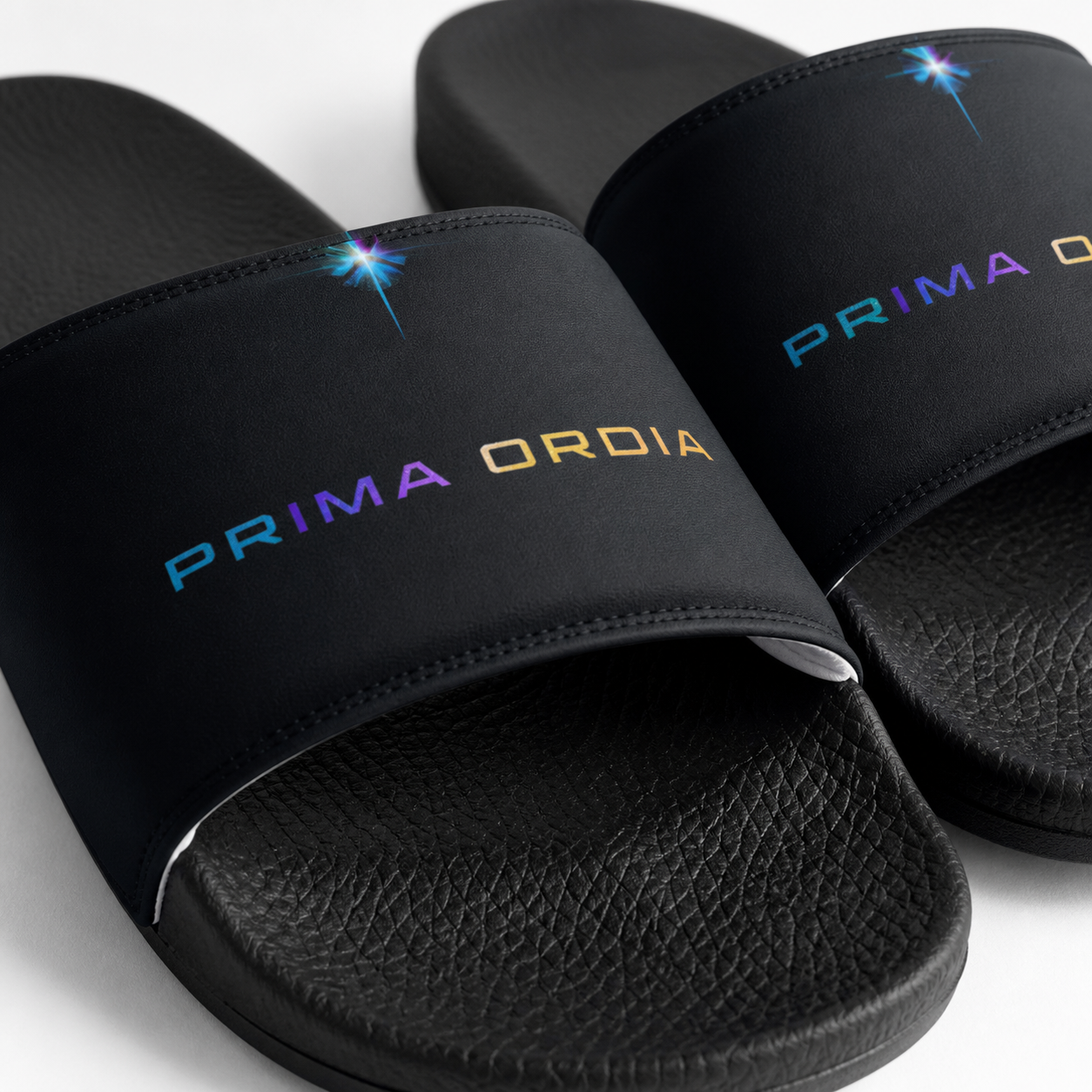 Men's Slides: close contextual detail image.